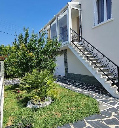 Belle Maison Avec Jardin Rdc T3 De 70M2 Vacances Ou Cure Thermale Rochefort Eksteriør billede